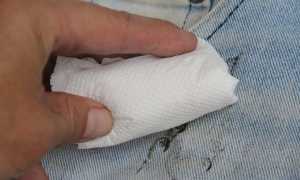 Чем и как можно в домашних условиях отстирать с одежды свежее или старое пятно машинного масла и избавиться от запаха?