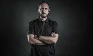 Модные мужские поло 2021-2022: виды, тренды, советы по подбору