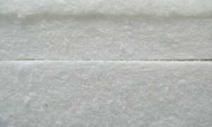 Что представляет собой холкон, чем этот наполнитель лучше поролона, в чем плюсы и минусы такого материала?