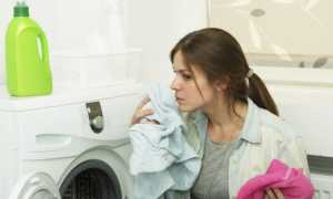Почему белье после стирки в стиральной машине пахнет затхлым, тухлым или кислым, в чем причина неприятного запаха?