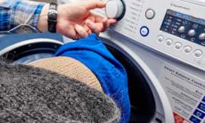 Как правильно постирать шерстяную и другую шапку в стиральной машине или вручную, чтобы она не растянулась?