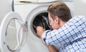 Почему после стирки в стиральной машинке на вещах появляются темные, желтые или жирные пятна, как их вывести?