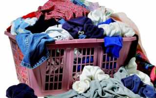 Как стирать одежду в стиральной машине-автомате и вручную правильно, какой температуры должна быть вода?