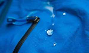 Как стирать одежду из мембранной ткани в стиральной машине, какие средства можно использовать для стирки?