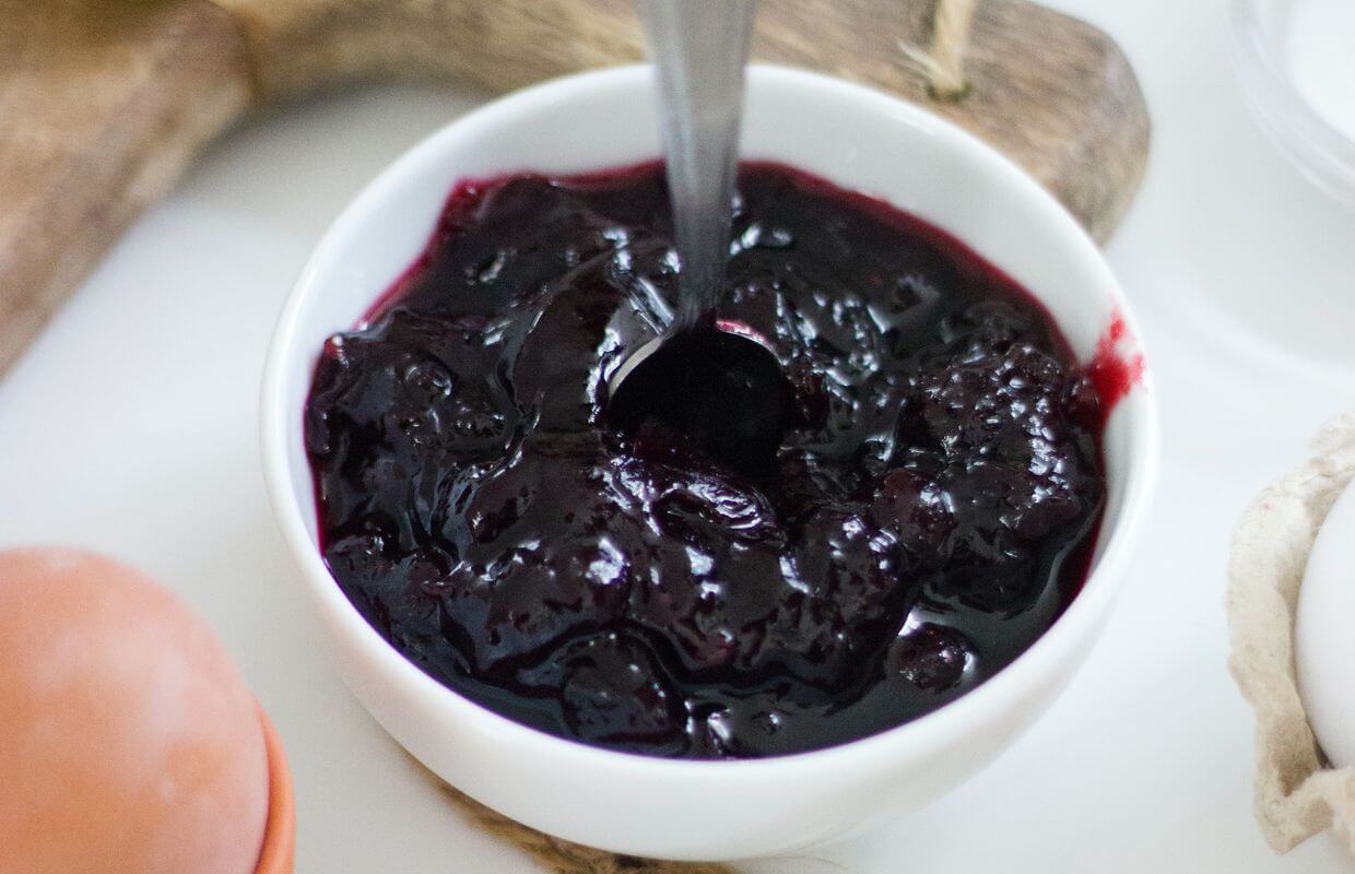 черноплодная рябина протертая с сахаром