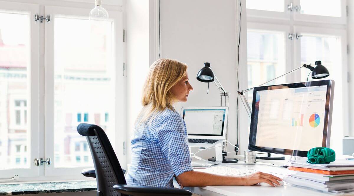 почему вредно сидеть нога на ногу